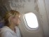 Elischeba Blick aus dem Fenster im Flugzeug