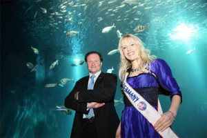 Mrs. Germany und Herr Dr Benke im Ozeaneum